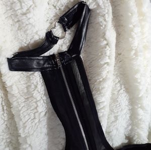 Faux Leather Zip Corset w/Heart Choker